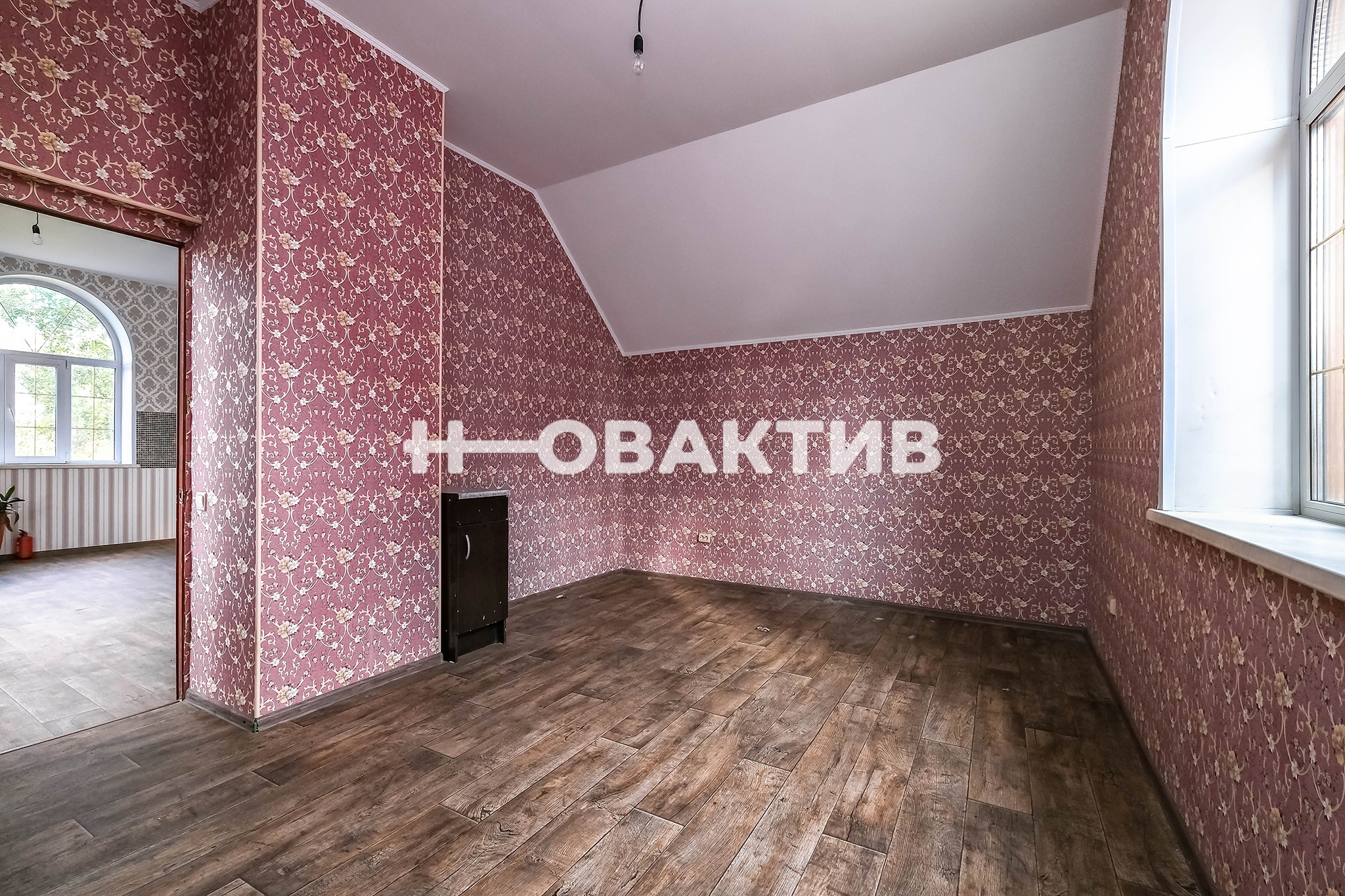 Продажа Дом 1000 м² на участке 15 сот. - дома, дачи, коттеджи (объект  A1882) | Новактив